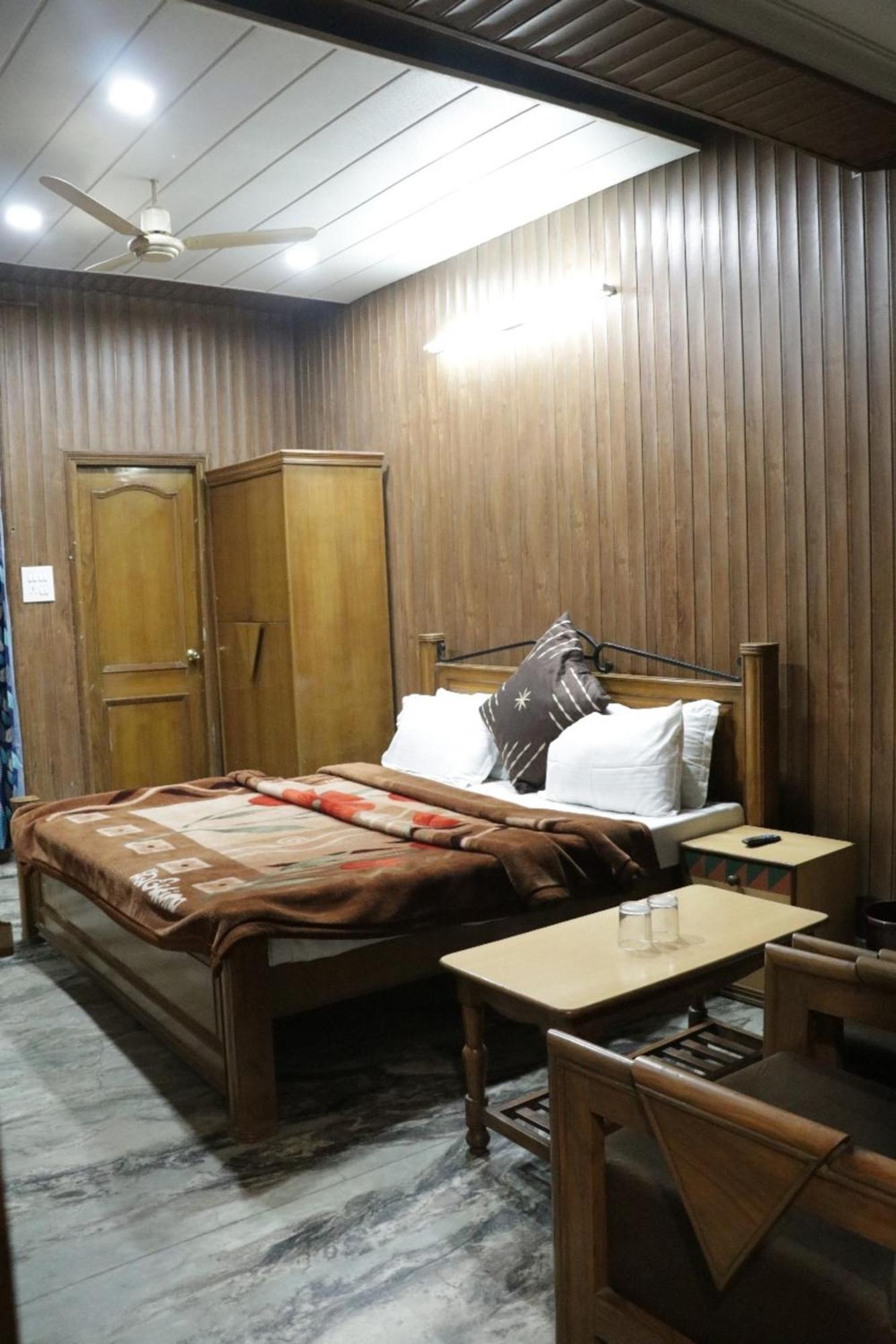 Hotel Royal Palace Jalandhar Ngoại thất bức ảnh