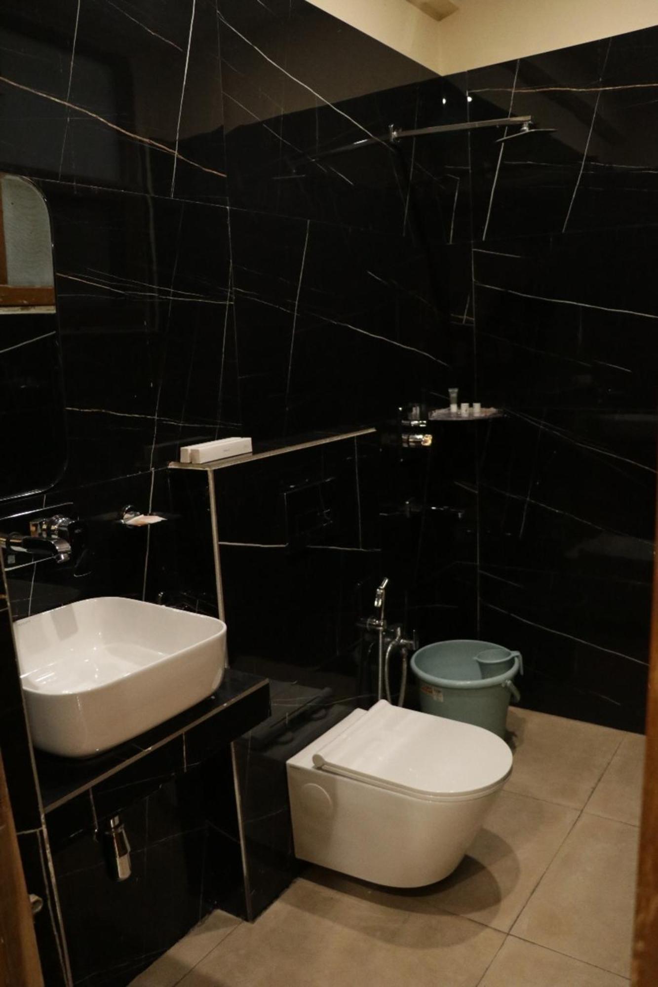 Hotel Royal Palace Jalandhar Ngoại thất bức ảnh