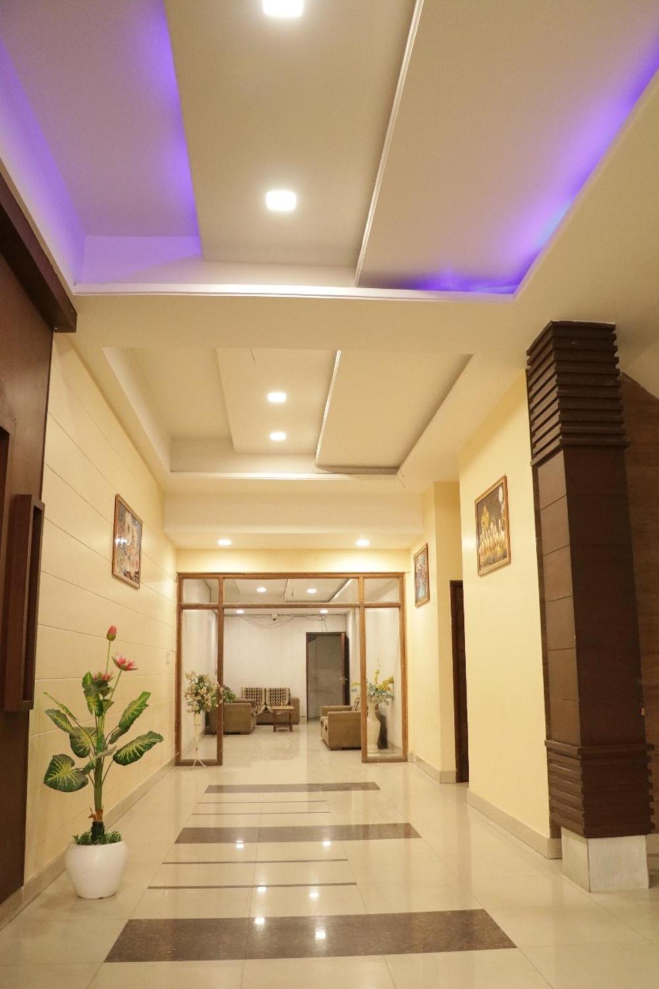 Hotel Royal Palace Jalandhar Ngoại thất bức ảnh
