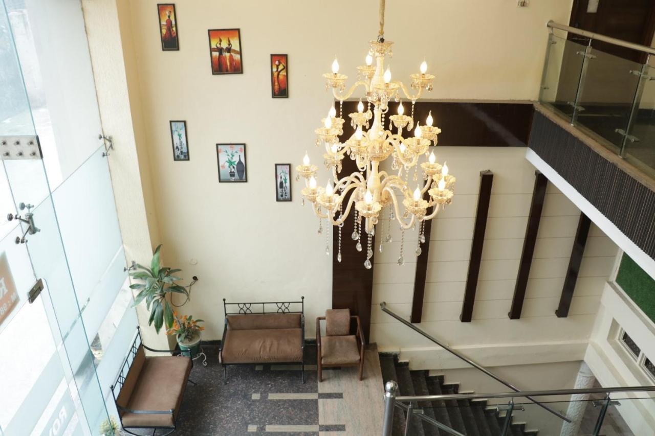 Hotel Royal Palace Jalandhar Ngoại thất bức ảnh