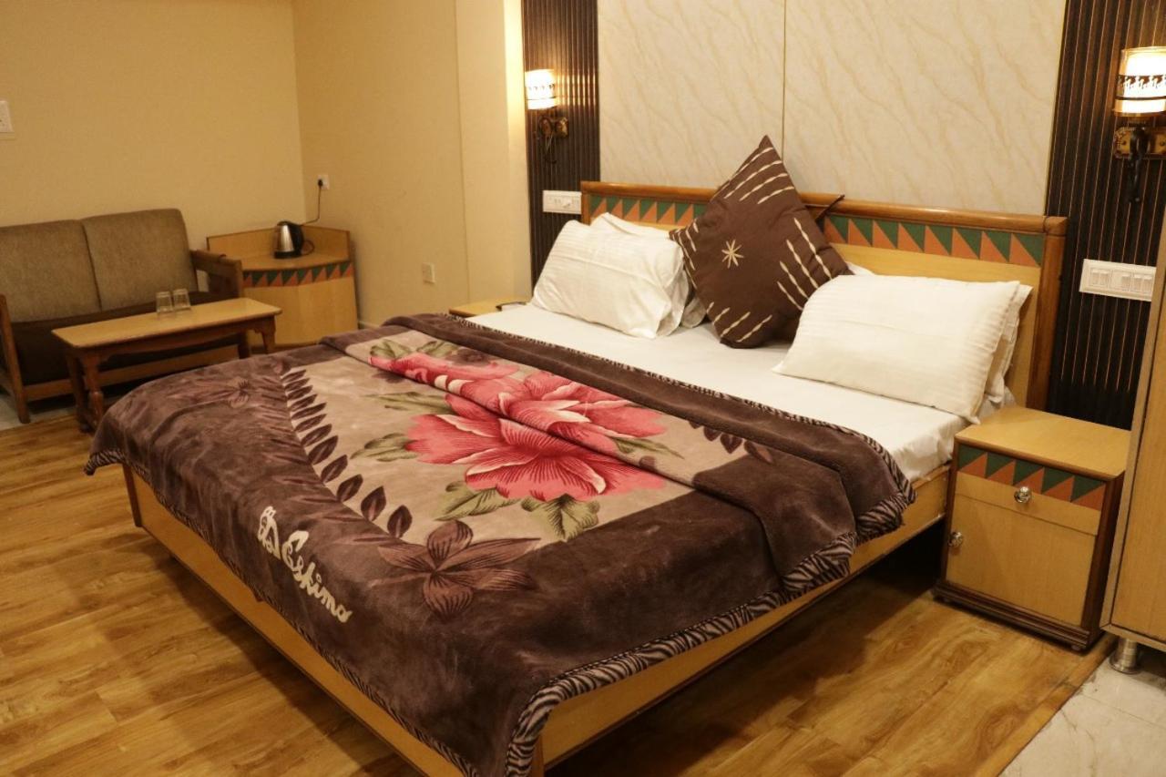 Hotel Royal Palace Jalandhar Ngoại thất bức ảnh