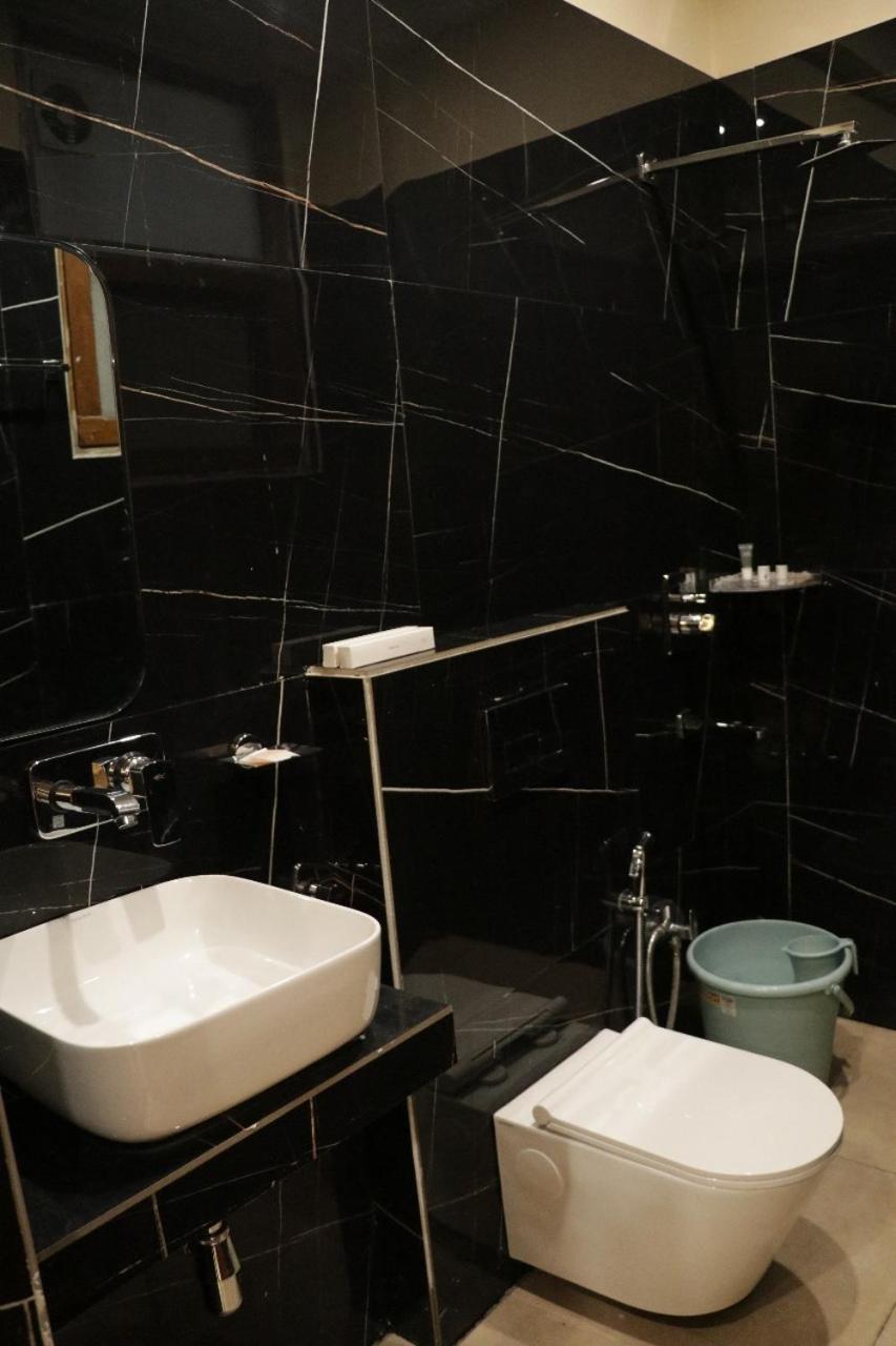 Hotel Royal Palace Jalandhar Ngoại thất bức ảnh