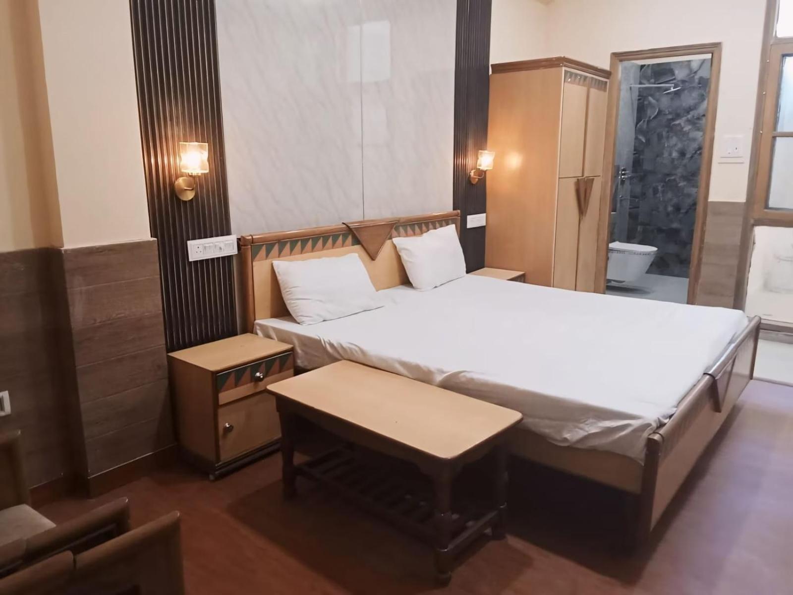 Hotel Royal Palace Jalandhar Ngoại thất bức ảnh