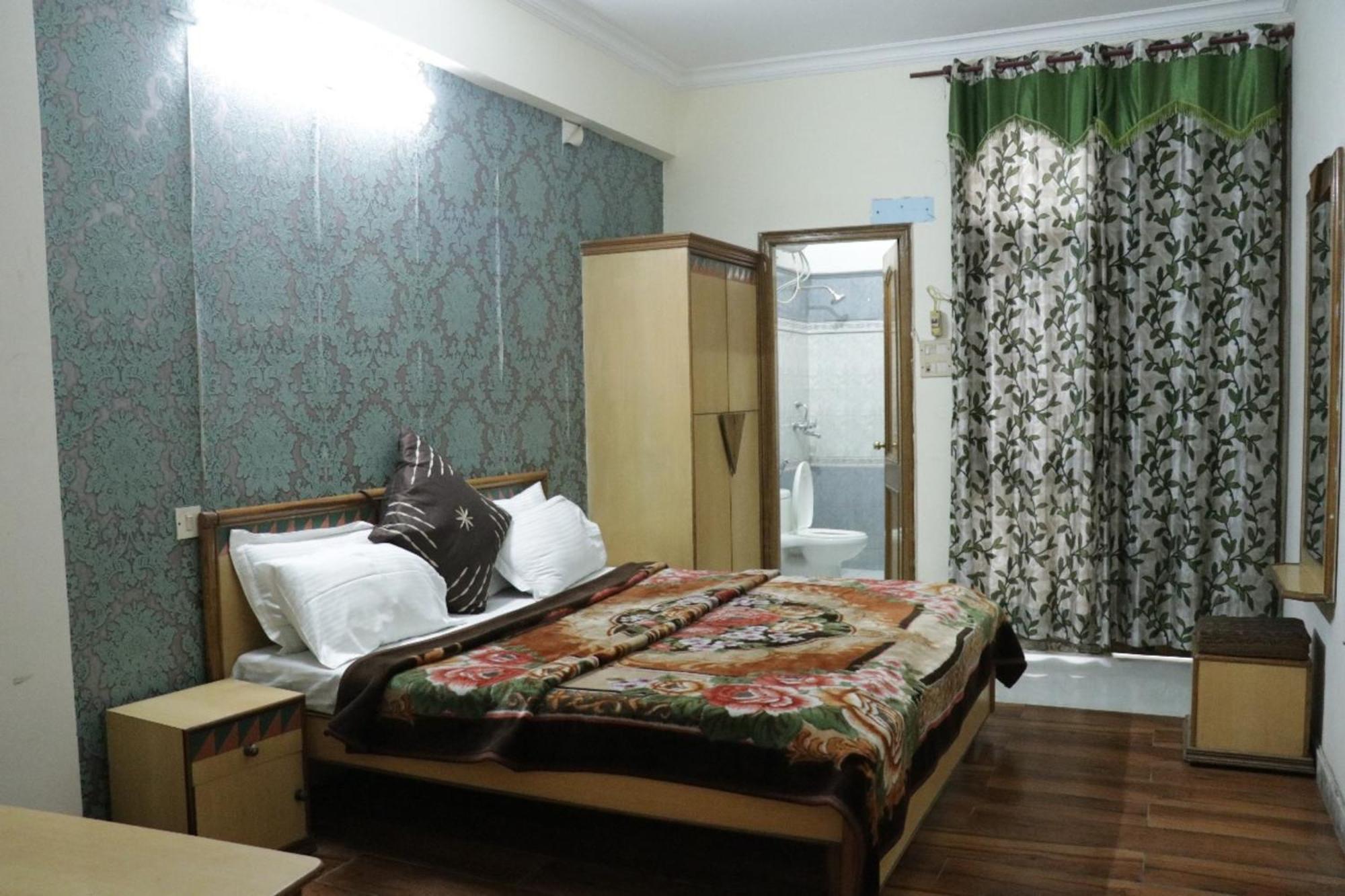 Hotel Royal Palace Jalandhar Ngoại thất bức ảnh